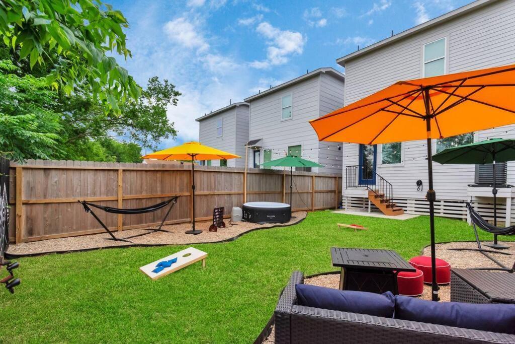 فيلا Camp Out - Big Backyard W/Hottub - 5Mins To Downtown هيوستن المظهر الخارجي الصورة